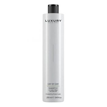 Sampon pentru Volum - Day by Day Volumizing Shampoo Luxury Hair Pro, Green Light, 250 ml