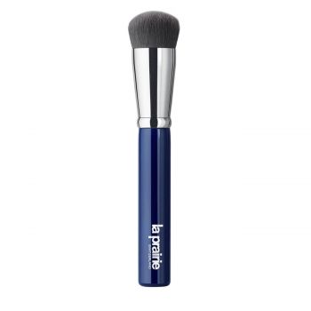 Liquid foundation brush