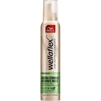 Spuma cu Fixare Ultra Puternica - Wella Wellaflex Mousse Flexible Ultra Strong Hold, 200 ml