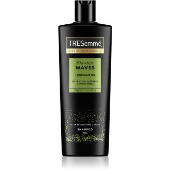 TRESemmé Flawless Waves șampon hidratant pentru păr creț și ondulat