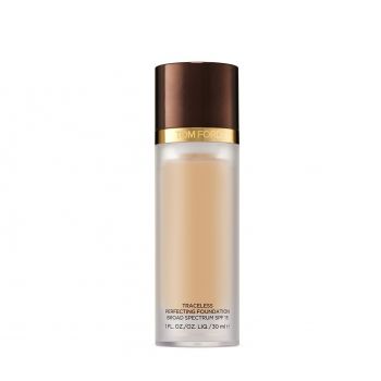 Fond de ten Tom Ford Traceless Perfecting Spf 15 (Concentratie: Fond de ten, Nuanta fond de ten: 2.7 Vellum)