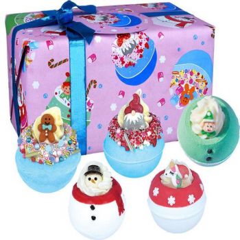 Set cadou Happy Fizzmas, 5 produse, 2 x bile baie 160 g, 1 x sare baie creamer 30 g, 1 x sare baie mallow 50 g, 1 x sapun solid 100 g, Bomb Cosmetics