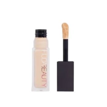 Corector lichid, Huda Beauty, Faux Filter Luminous Matte, 1.3G Marshmallow, 9 ml